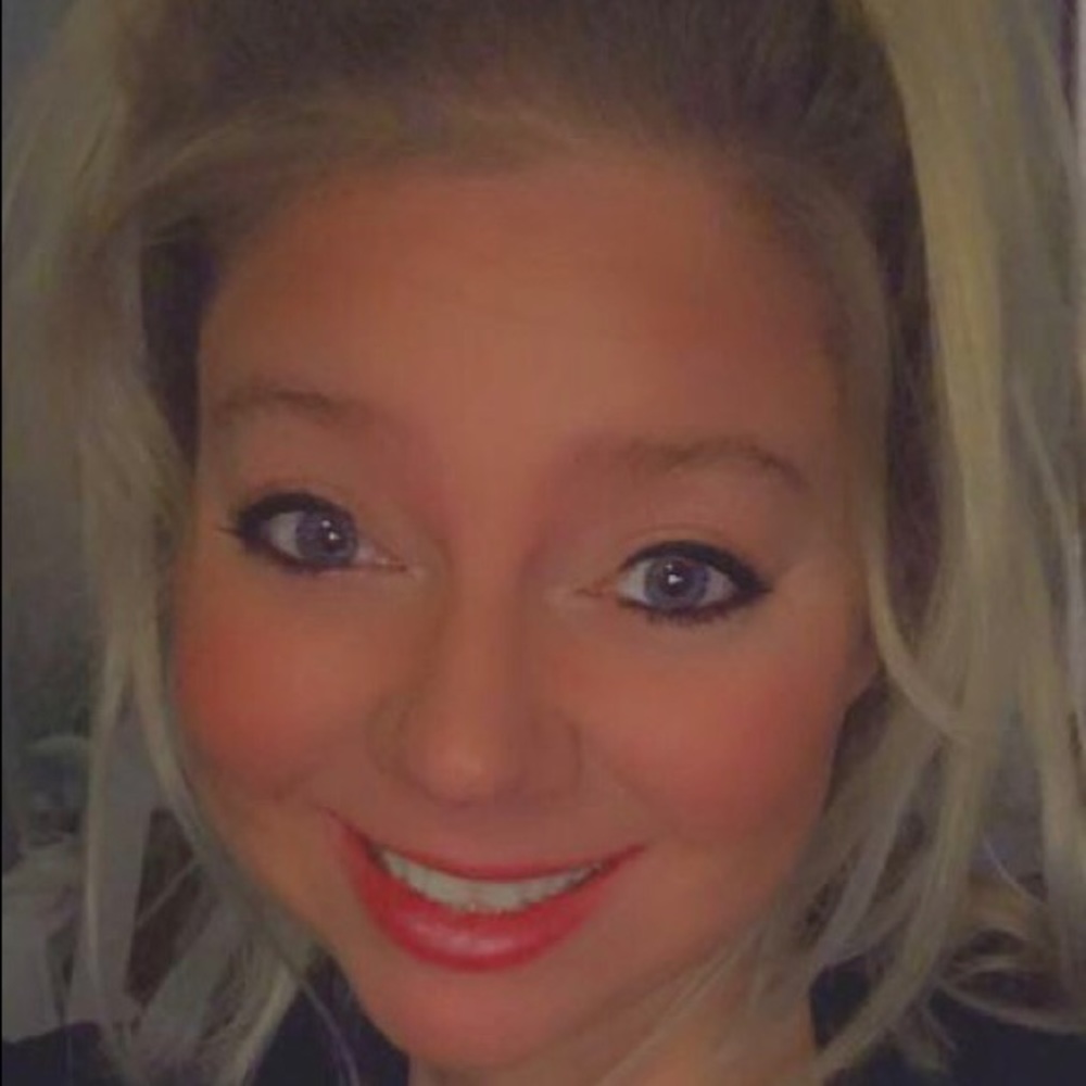 Meet your Posher, Alicia
